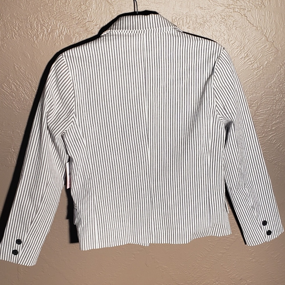 F21 - Picture 4 of 5